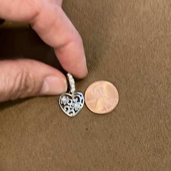 Heart charm. - Picture 2 of 2